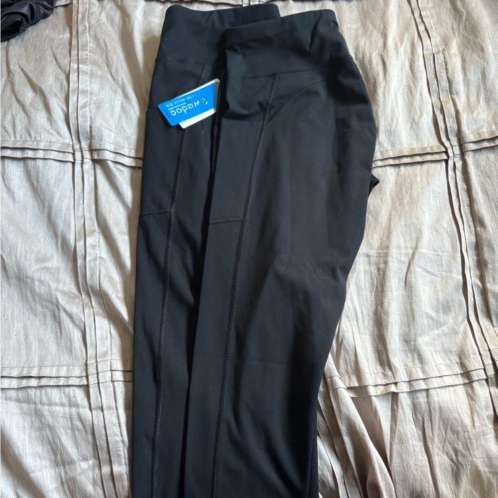 Athletic leggings